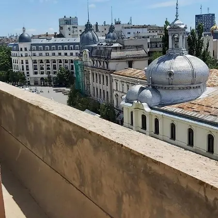 Victoria Apartment *